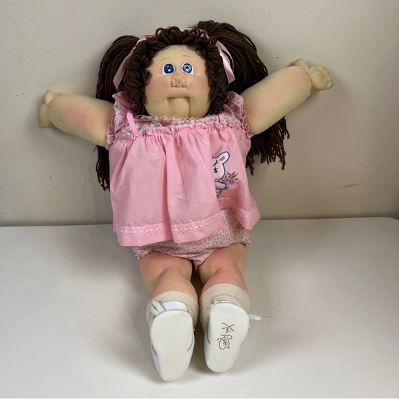 Cabbage Patch Kids Doll Vtg 1978/1982 Pink Dress Brown Hair Signed Little People - Picture 1 of 7
